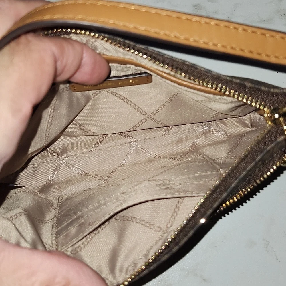 Michael Kor Jet Set Wristlet